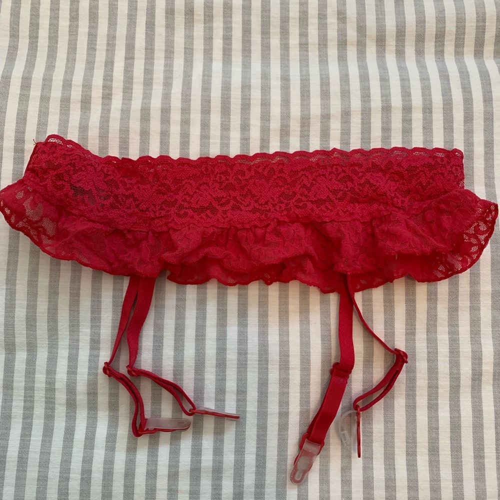 Victoria’s Secret garter